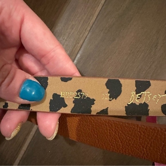 Betsey Johnson Jeweled Heart Buckle Cognac Brown Faux Leather Belt XL - Picture 10 of 13